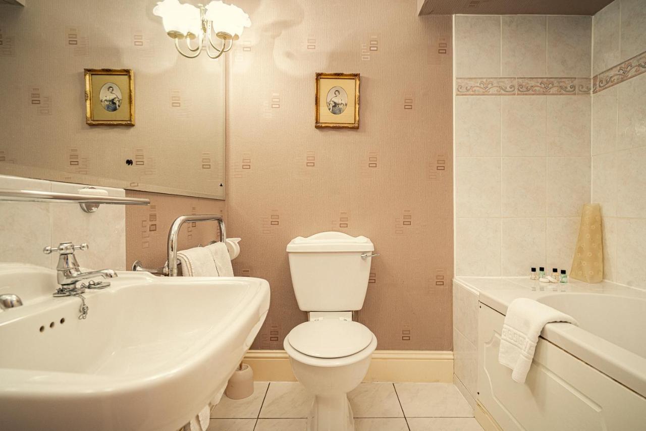 The Revere Hotel Saint Helier Bagian luar foto
