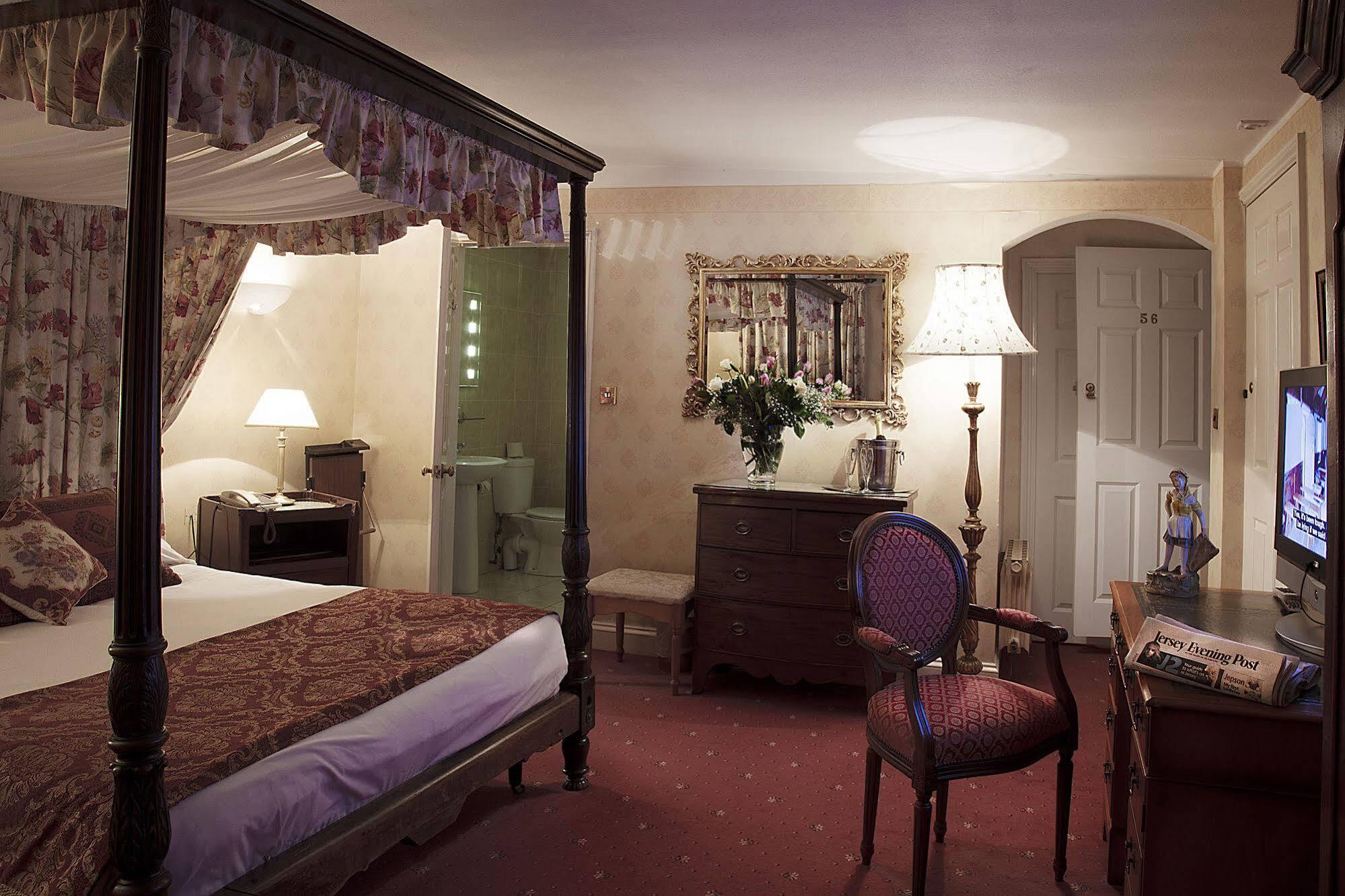 The Revere Hotel Saint Helier Bagian luar foto