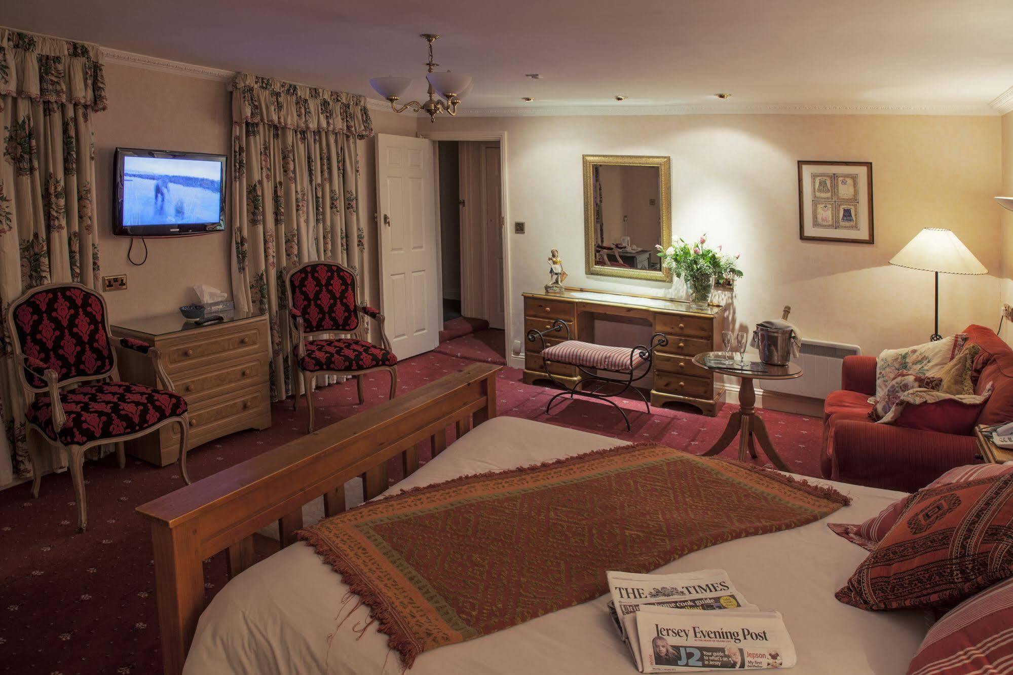 The Revere Hotel Saint Helier Bagian luar foto
